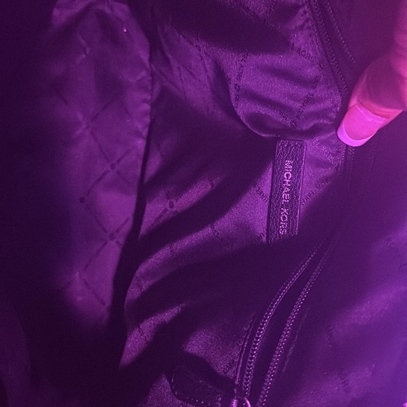 Micheal Kors black purse - Picture 3 of 4